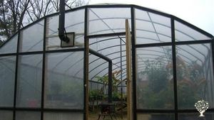 Homestead located in the Ouachita Mountains near Mount Ida - quartz crystal capitol of the world!