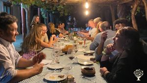 Somos una empresa familiar dedicada a la producción de vinos regenerativos