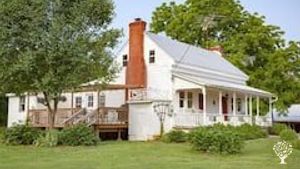 Small farm with a big garden, horses, dogs, cats, chickens near Shenandoah National Park