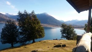 Granja a la orilla del lago General Carrera, con huerta orgánica y animales