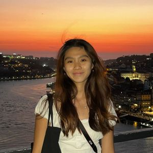Xin Yi