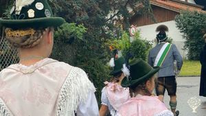 Wir pflegen die Tradition, Sprache und Festlichkeiten
