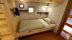 Urban intentional community in the Junction neighbourhood. We are now closed for the winter season.