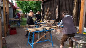 Mitmachgarten mit Ferienwohnung, Wohnwagen, Zeltwiese, Bogenbauwerkstatt und Keramik-Brennofen