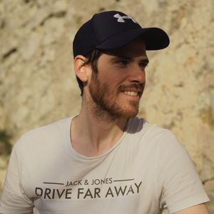 András