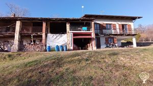 Casa contadina nelle Alpi biellesi