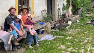 Livestock Farm, Farm, Family farm, Community farm