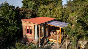 Familyfarm. We do regenerative agriculture and a lot of DIY-projects