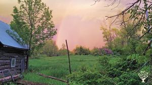 Alternative co-operative community, Communal Living Group, Family home and garden - rural