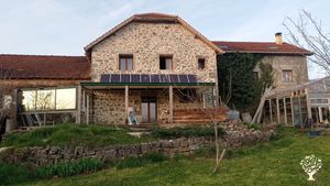 maison et gite à droite