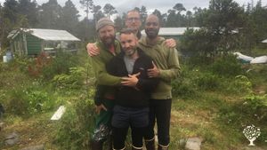 Rick on the left, Nels in front. With good friends 