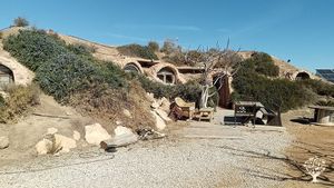 PARCELA DE 15000 M2 CON CONSTRUCCION BIOCLIMATICA, DOMO GEODESICO E INSTALACION SOLAR FOTOVOLTAICA