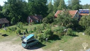 Smallholding, Family farm