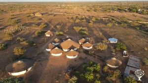 l'Ecole Soxna Beye et les cases d'hébergement