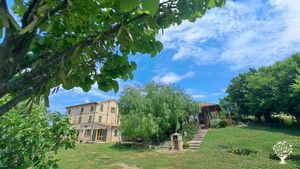 Nelle splendide colline marchigiane, Ashram Joytinat, un pezzetto d'India nel cuore delle Marche