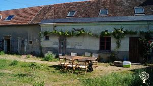 La cour de la maison. 